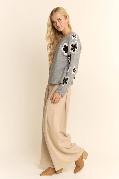 FLORAL ACCENT SWEATER